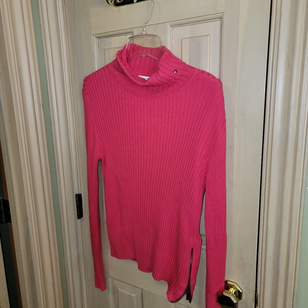 Misses Sz XL Tommy Hilfiger Bright Pink Ribbed Turtleneck Sweater Zipper On Side